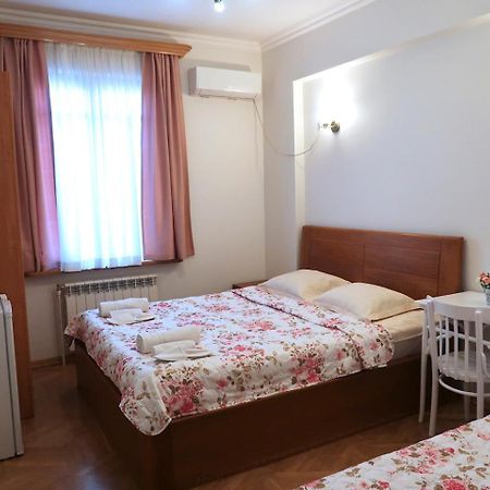 Merci Tiflis Exterior foto