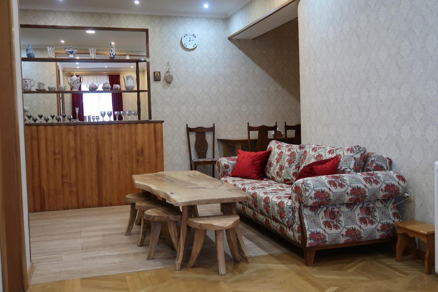 Merci Tiflis Exterior foto